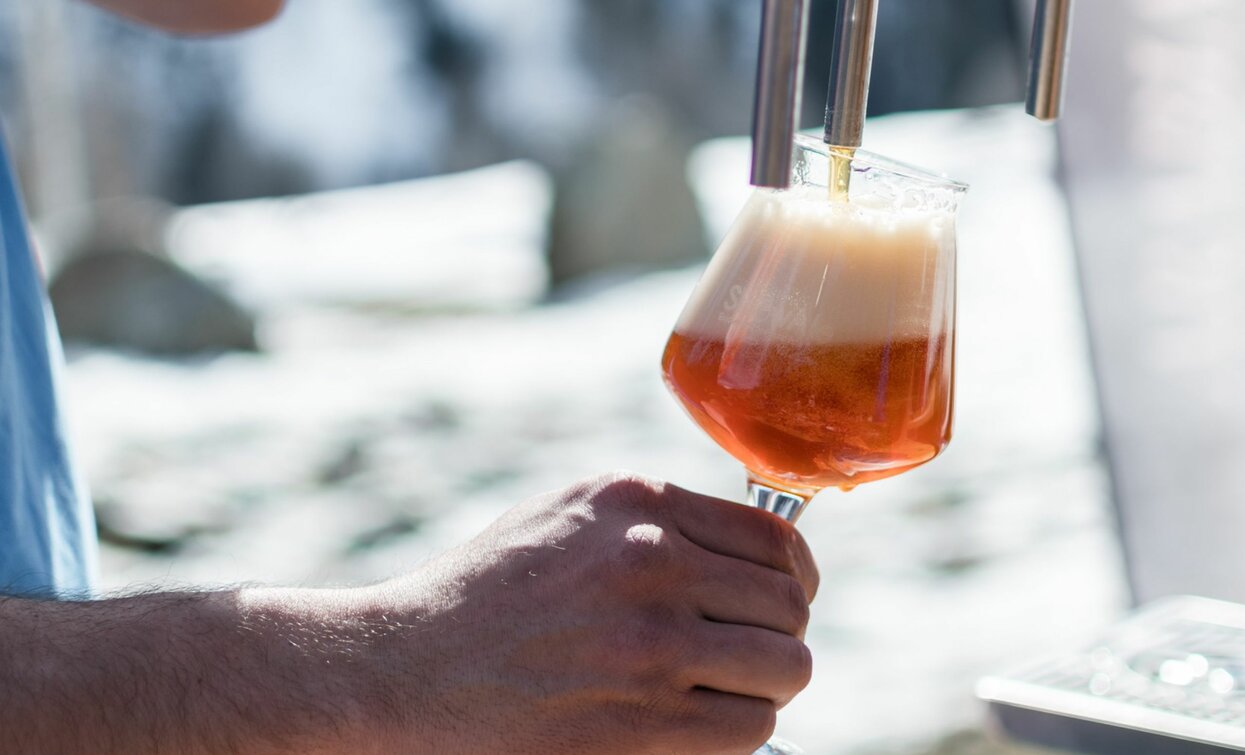 Degustando a tutta birra | © Archivio APT Val di Sole - ph Giacomo Podetti
