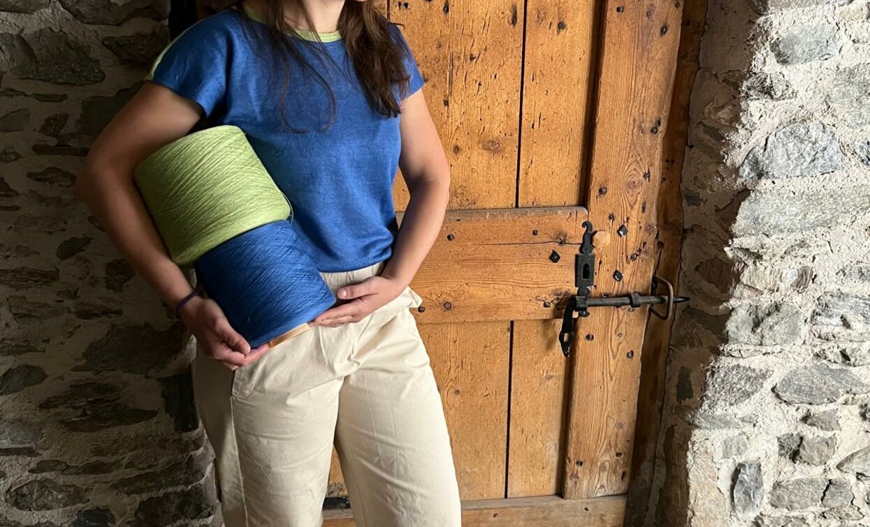 Maglia in lino blu | © Archivio APT Val di Sole