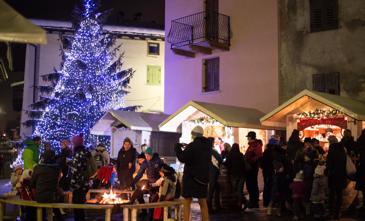 Il borgo dei presepi Ossana mercatini | © Archivio APT Val di Sole - ph Pillow Lab